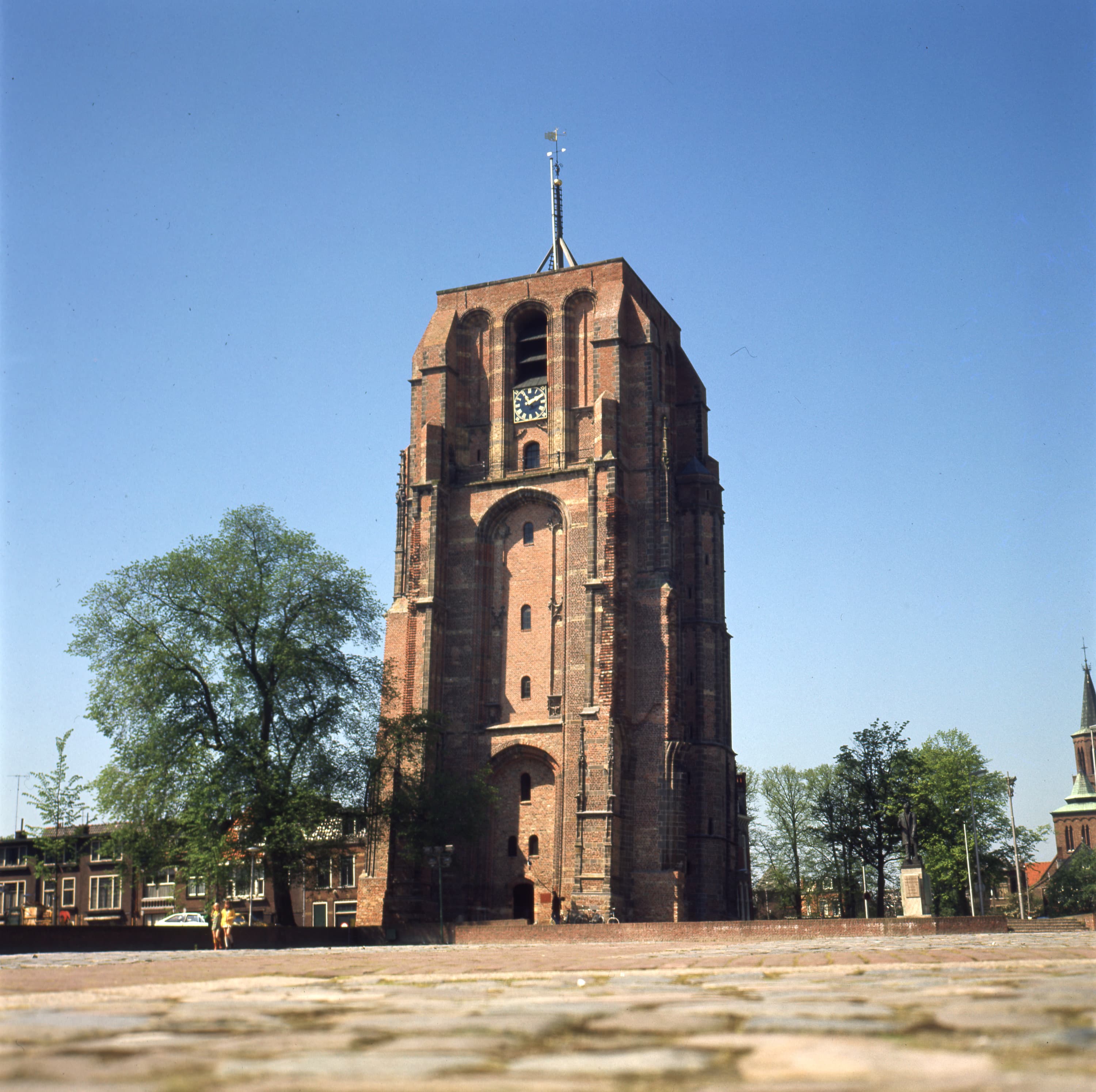 De Oldehove: Leeuwarden's Scheve Toren
